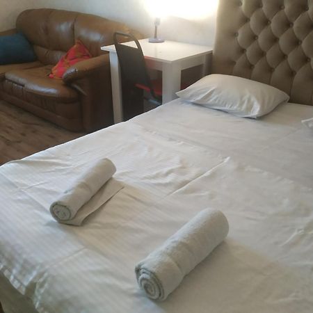 Rustavi Guest House Buitenkant foto