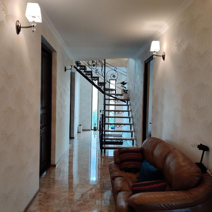 Rustavi Guest House Buitenkant foto
